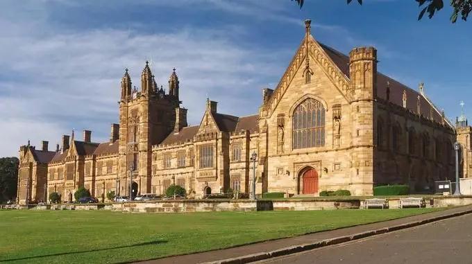 2022英国最贵大学排行榜出炉！名校学费究竟有多贵？ 